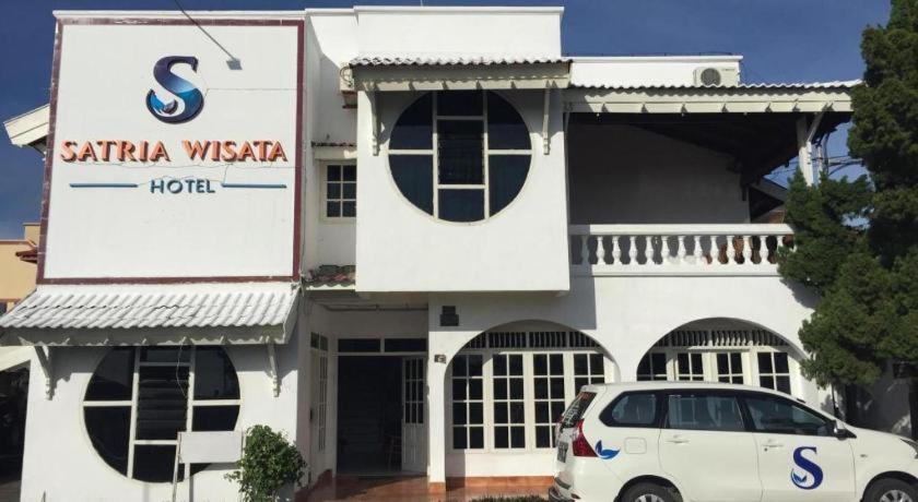 Satria Wisata Hotel Pare-Pare Экстерьер фото