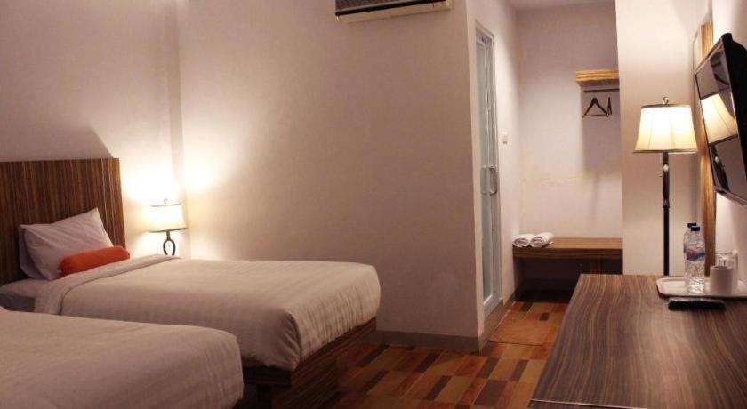 Satria Wisata Hotel Pare-Pare Экстерьер фото
