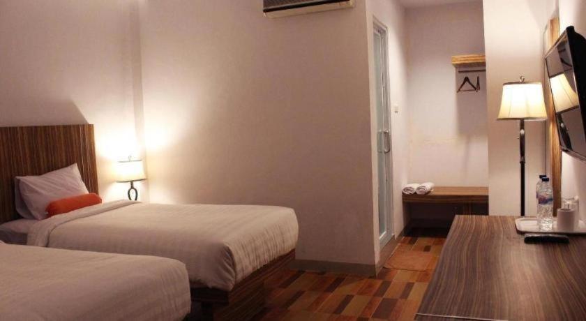 Satria Wisata Hotel Pare-Pare Экстерьер фото