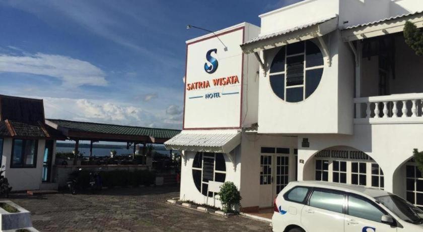 Satria Wisata Hotel Pare-Pare Экстерьер фото