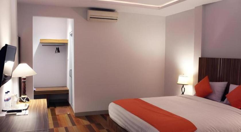 Satria Wisata Hotel Pare-Pare Экстерьер фото