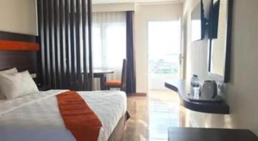 Satria Wisata Hotel Pare-Pare Экстерьер фото