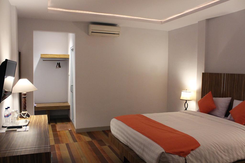 Satria Wisata Hotel Pare-Pare Экстерьер фото