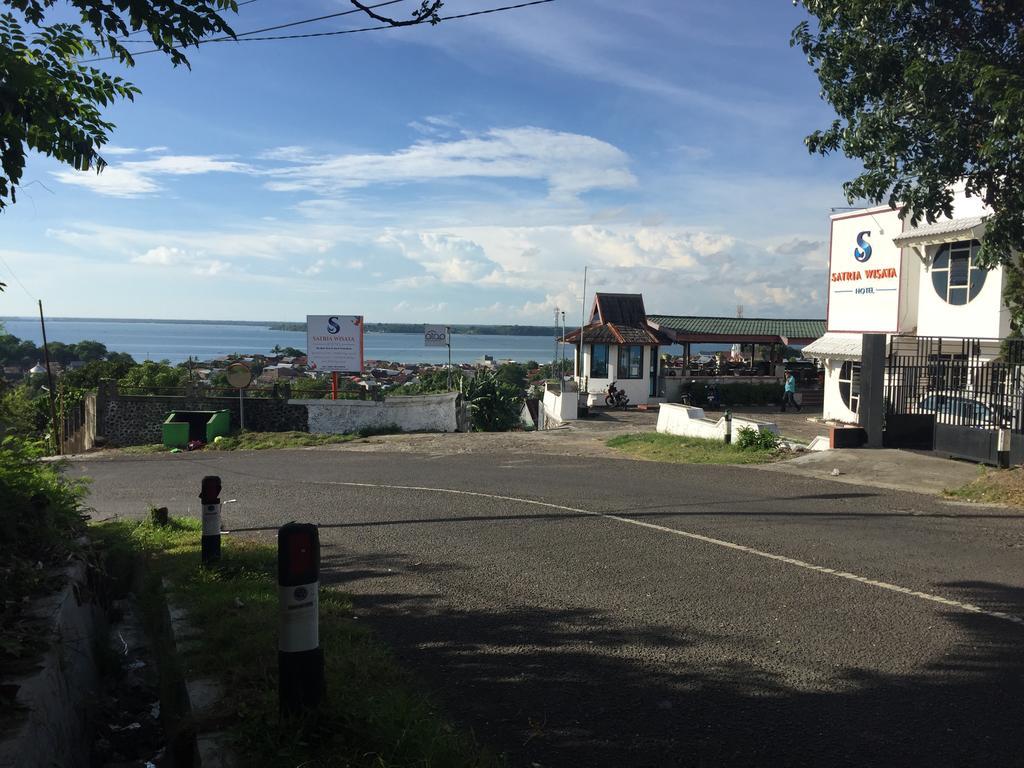 Satria Wisata Hotel Pare-Pare Экстерьер фото